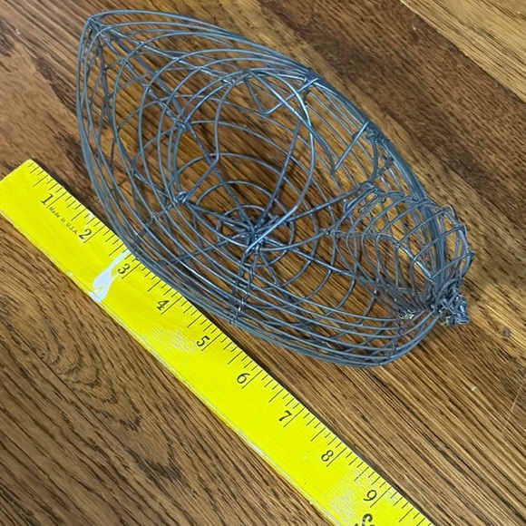 Vintage Wire Chicken Egg Basket - Picture 2 of 6